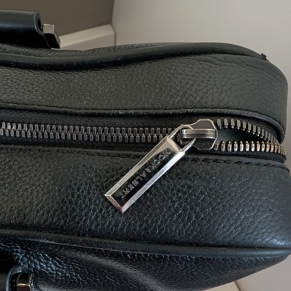 🖤EUC Hook & Albert Luxury Genuine Pebble Leather Adjustable Crossbody Briefcase